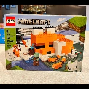New in box! MiNECRAFT Lego The Fox Lodge.